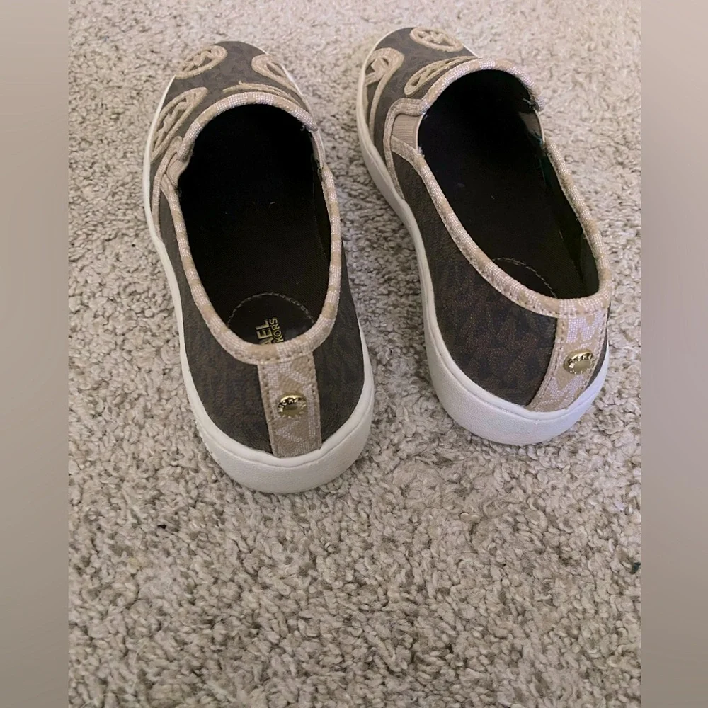 Michael Kors canvas slip on - Picture 3 of 4